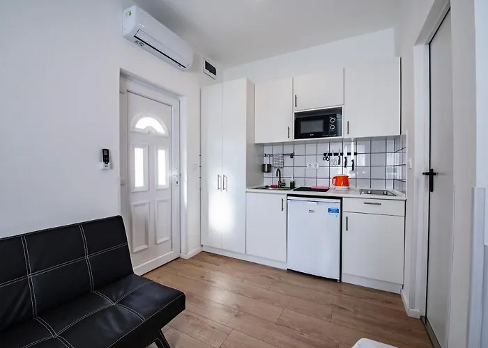 Chesscom Apartments